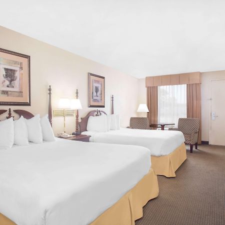 Days Inn By Wyndham Metter Eksteriør billede