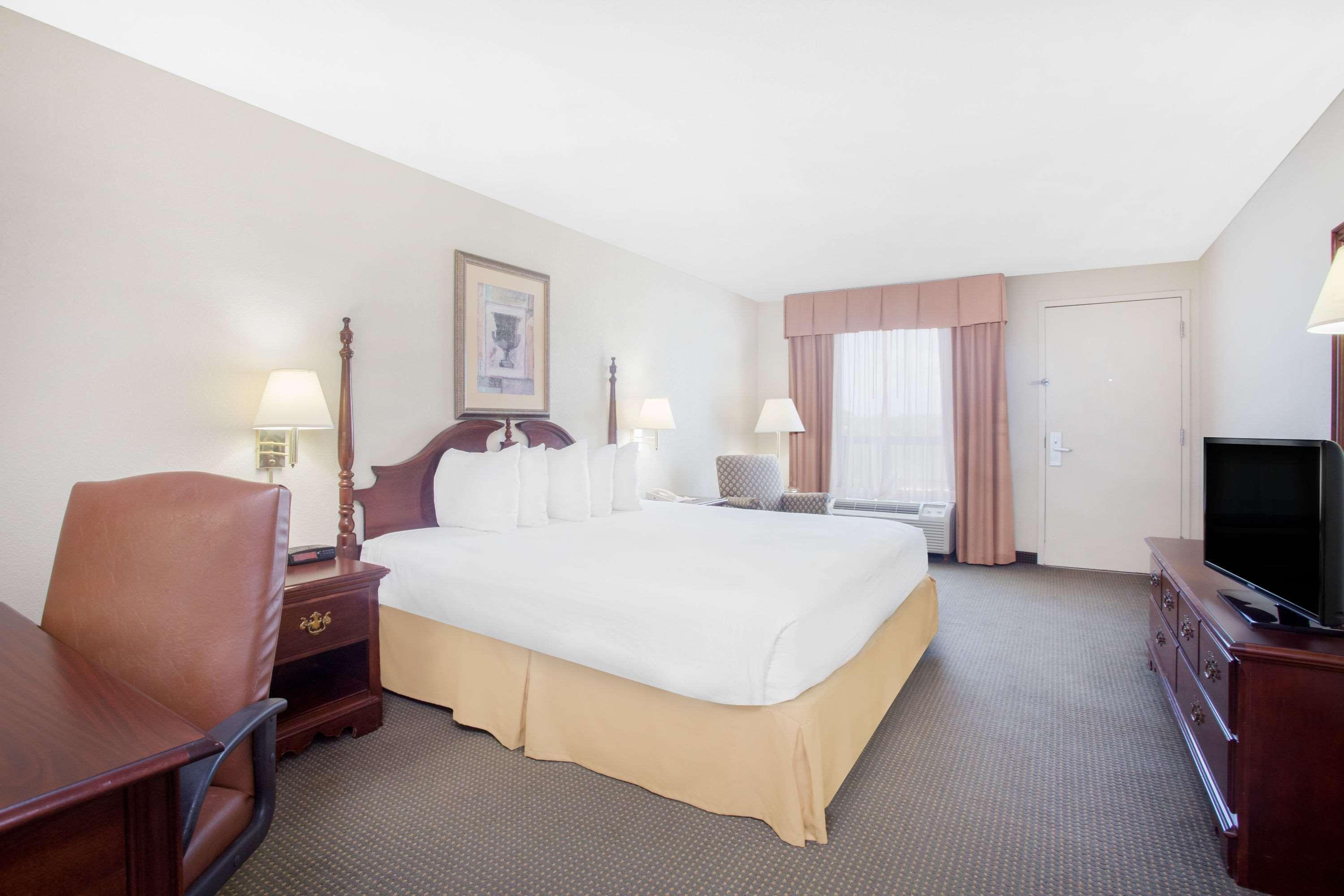 Days Inn By Wyndham Metter Eksteriør billede