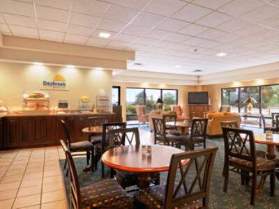 Days Inn By Wyndham Metter Eksteriør billede